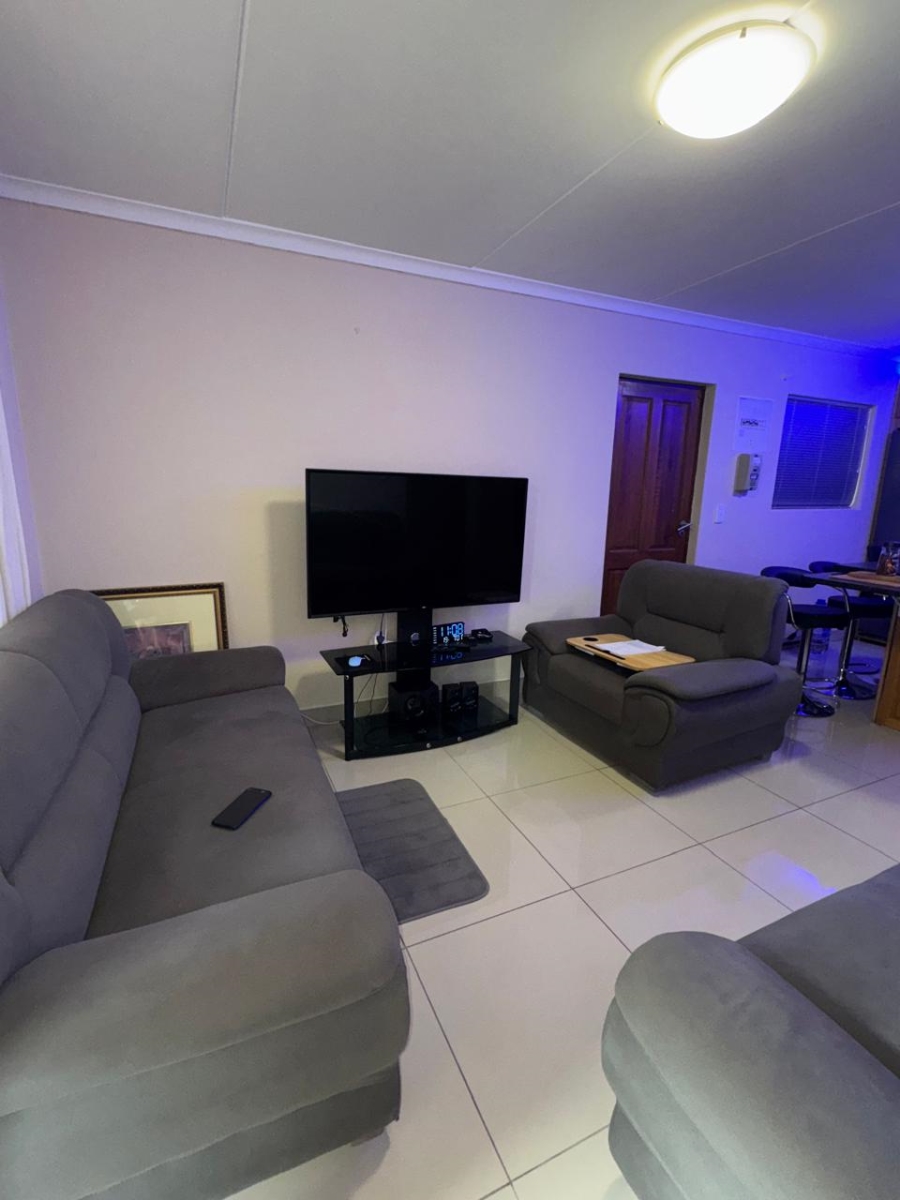 2 Bedroom Property for Sale in Guldenland Western Cape
